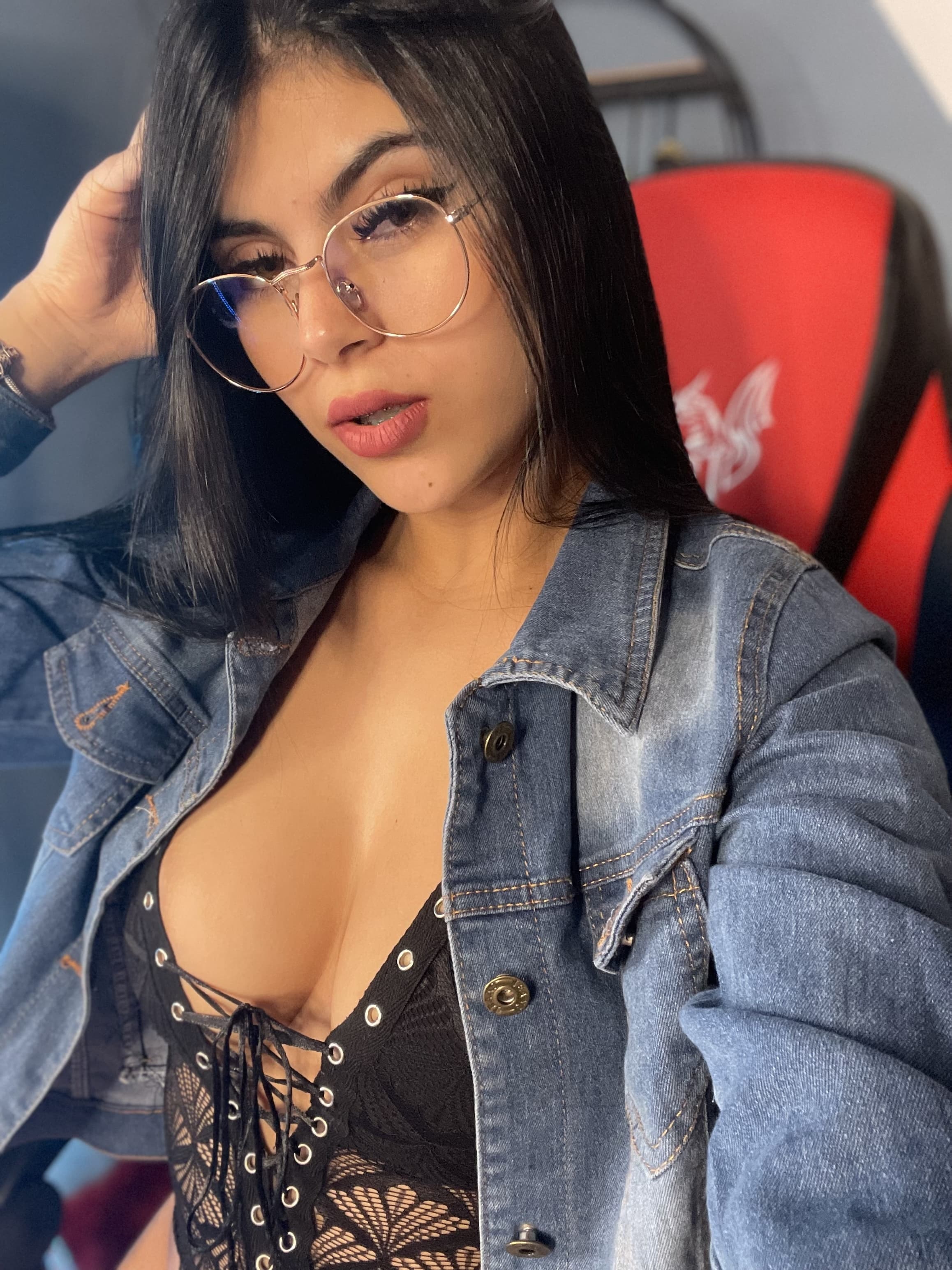 🐱Adelle Cooper🐱