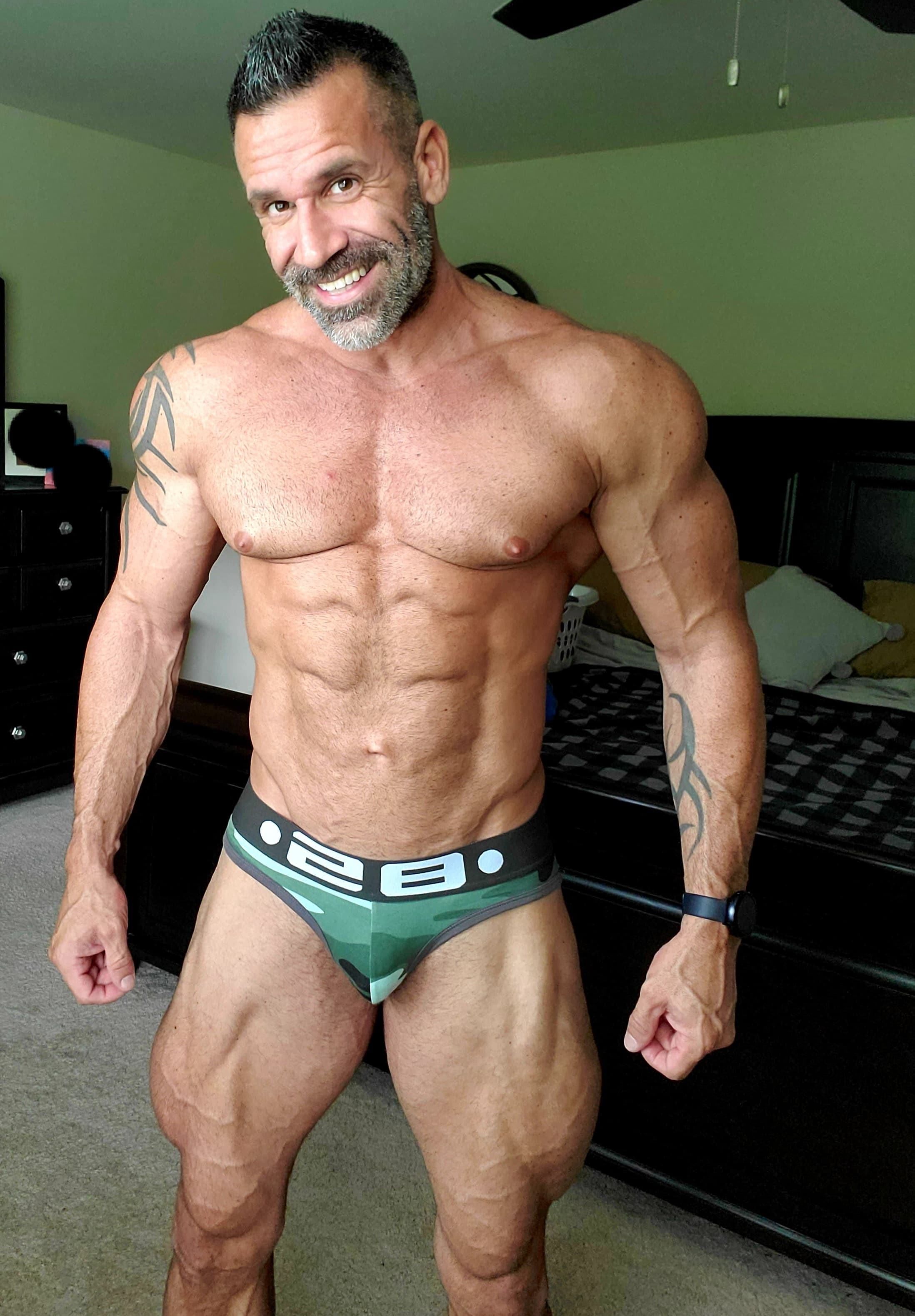 Straightmuscleandmore